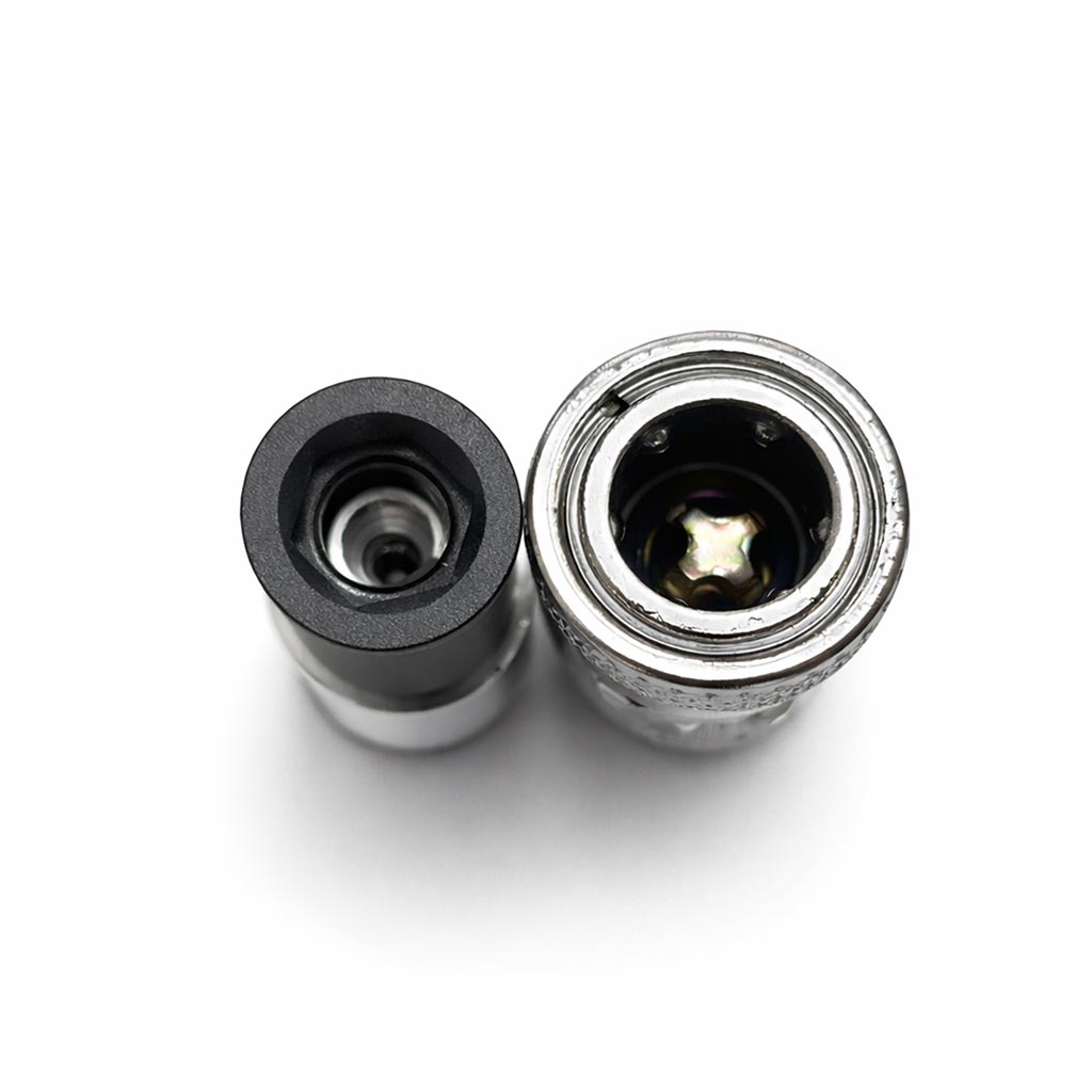 R-Lock vs. Quick-Connect female connectors on flexible spring extensions, highlighting the different locking mechanisms.